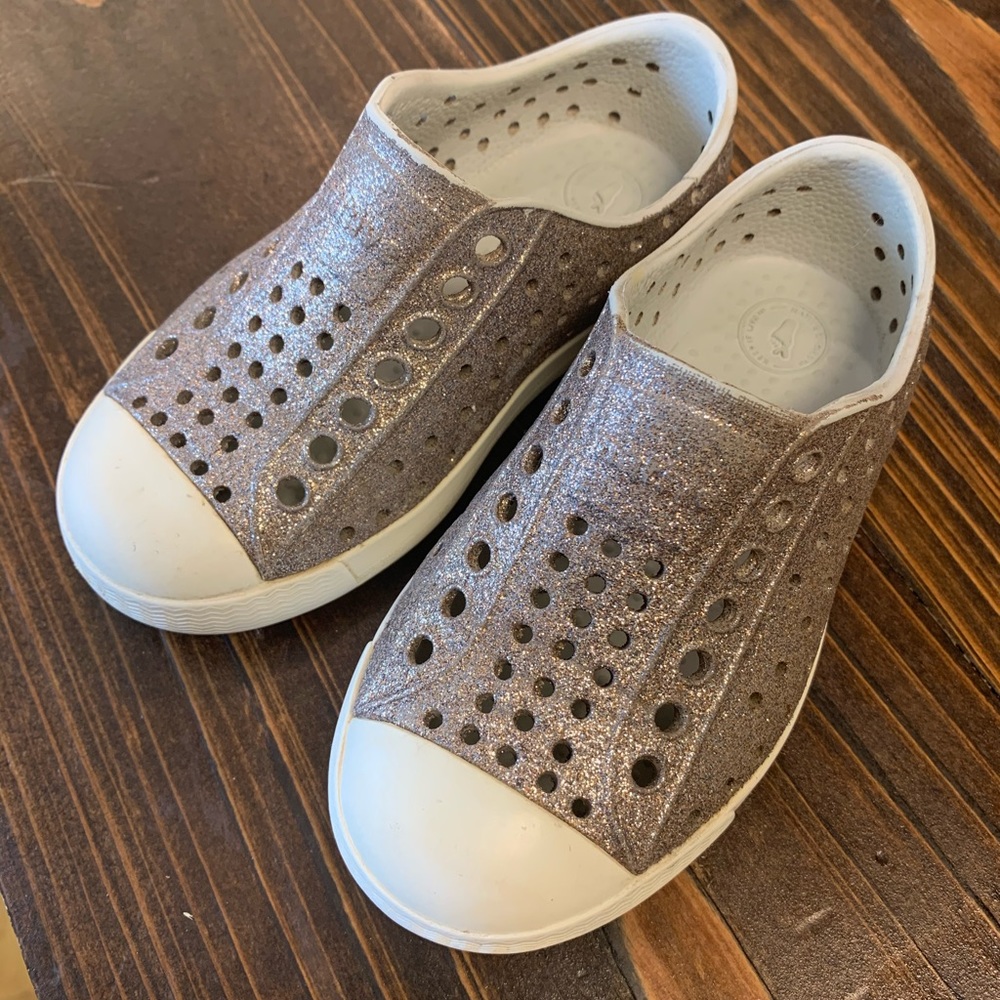 Native girl slip on shoes - toddler girl 8